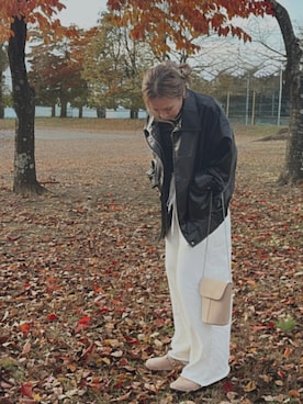 「アイテム（スリッポン）」を使った、Rerinaさん（レディース・162cm）の秋コーディネート