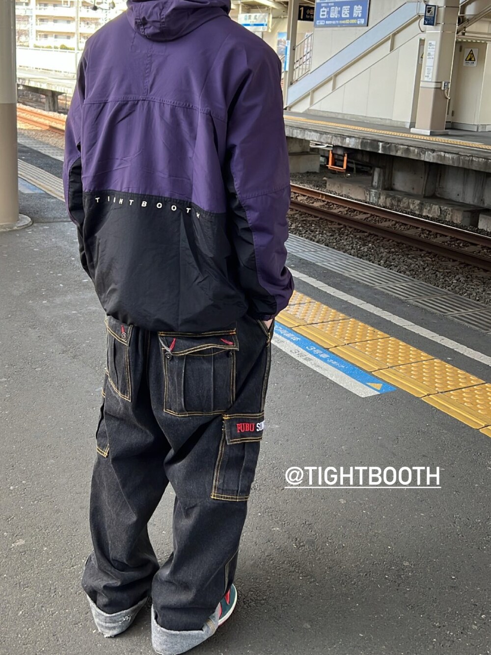 TIGHTBOOTH PRODUCTIONのナイロンジャケットを使った人気ファッション