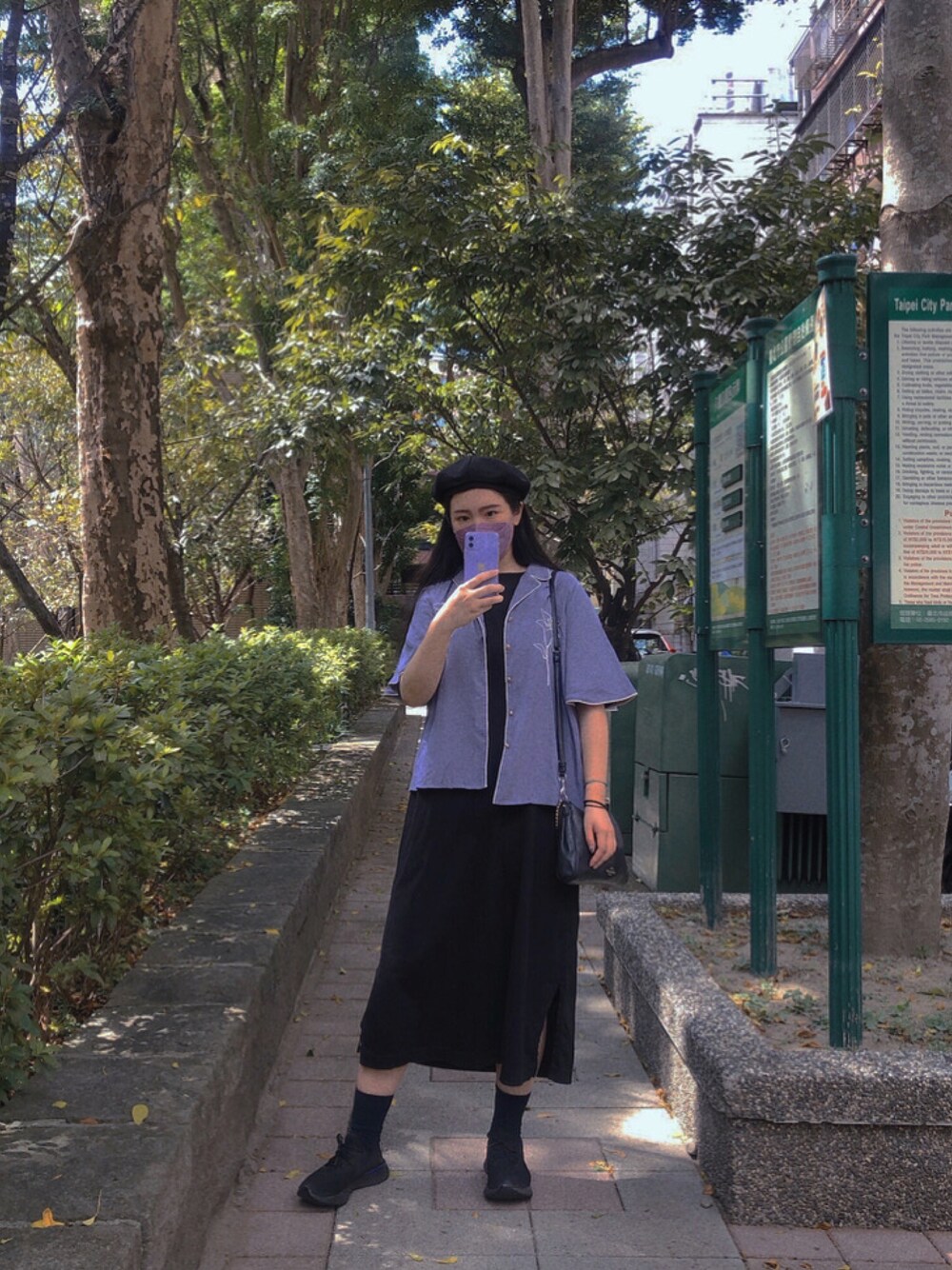 「purple、보라해、Taiwan、Friday」｜「UNIQLOのアイテム（シャツワンピース、ブラック系）」を使った、Zoey 池👾さん（レディース・163cm）の秋コーディネートの1枚目の写真
