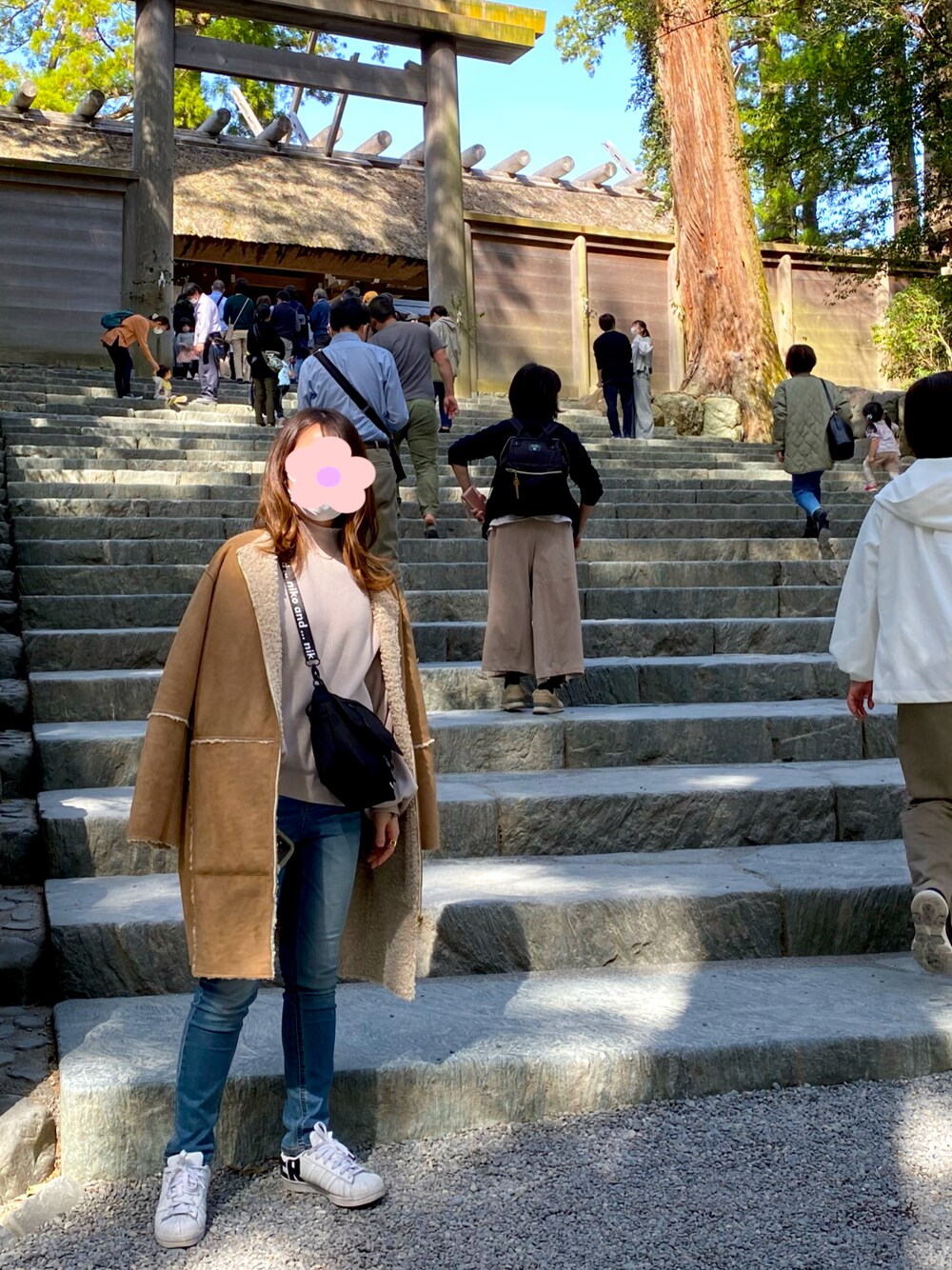 「カジュアルコーデ、デニムコーデ、低身長コーデ、GU、低身長女子、スニーカー、ootd、いいね、save、フォローお願いします🤑、ひさしぶりの投稿」｜「GUの(GU)ハイウエストスキニージーンズ BLUE S（デニムパンツ、ブルー系）」を使った、ayakaさん（レディース・156cm）の冬コーディネートの1枚目の写真