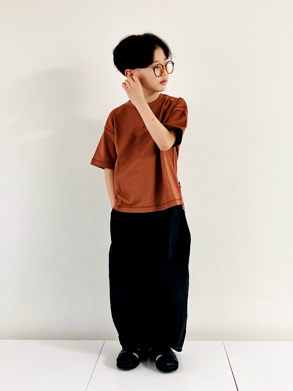 「このスタイルがお気に入り、夏コーデ、休日コーデ、ワイドパンツ、Tシャツ、古着MIX、シャツスタイル、めがね」｜「CIAOPANIC TYPYの【KIDS】USAコットンアウトリンキングTEE（Tシャツ/カットソー、ブラウン系）」を使った、syun★さん（キッズ・135cm）の夏コーディネートの1枚目の写真