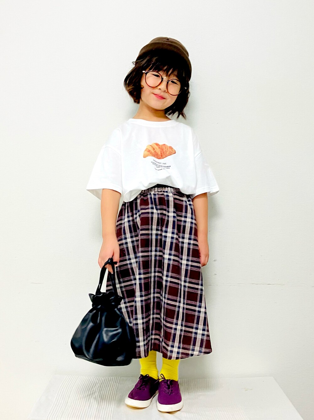 「巾着バッグ、夏、チェック、Tシャツ、ビーニー、休日コーデ、女の子」｜「Lauleaのアイテム（Tシャツ/カットソー、ブルー系）」を使った、syun★さん（キッズ・126cm）の夏コーディネートの1枚目の写真