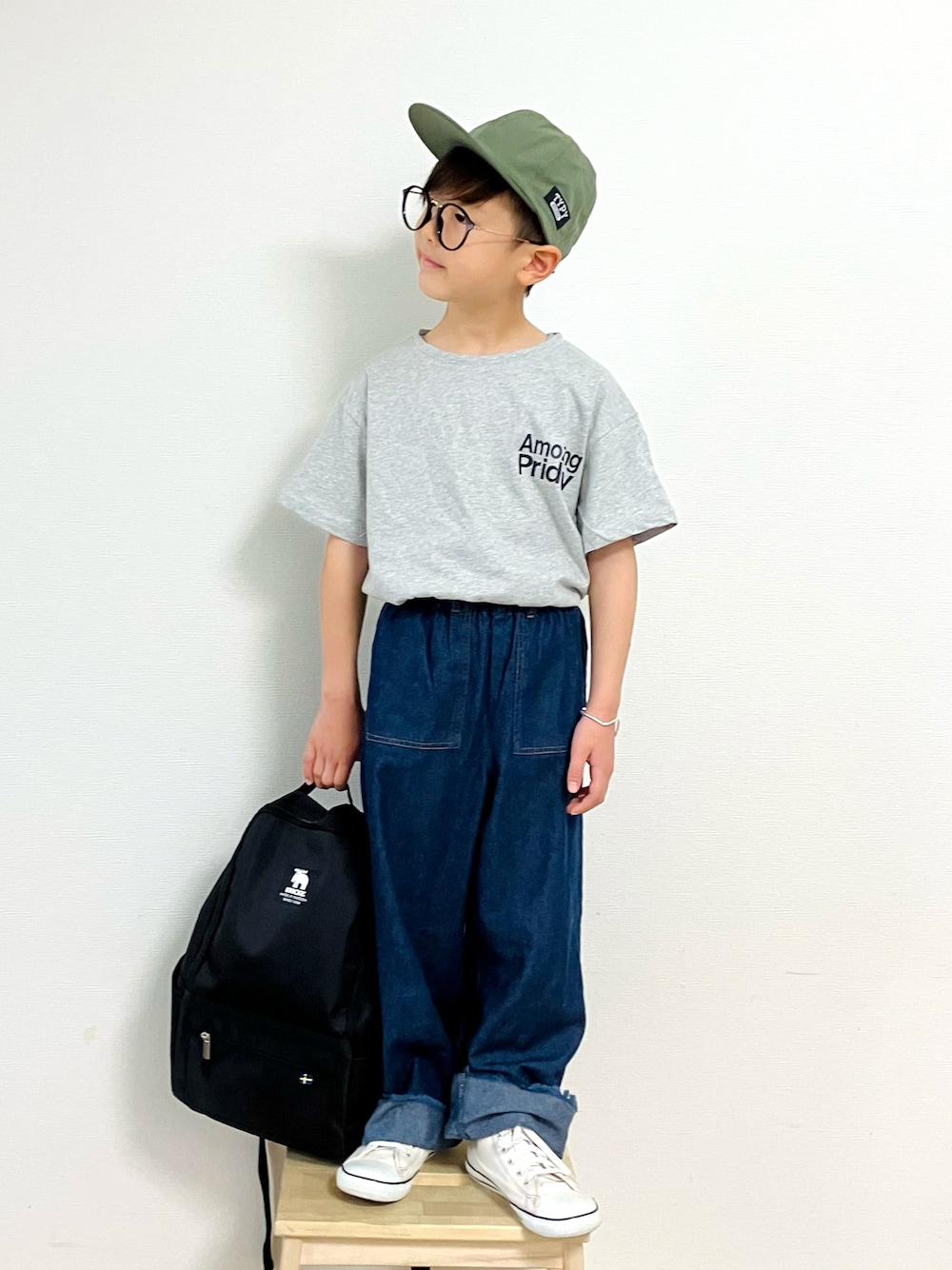 「休日スタイル、ロゴT、夏コーデ、キッズコーデ、シャツスタイル、フリンジデニム、キャップ、チャオパニックティピー(CIAOPANIC TYPY)、ティピーコーデ、ハイカットスニーカー、ロールアップ、リュック、夏だ！Tシャツ着よう！」｜「CIAOPANIC TYPYの【追加販売決定！】【KIDS】ネイティブアソートフラット撥水キャップ（キャップ、グリーン系）」を使った、syun★さん（キッズ・126cm）の夏コーディネートの1枚目の写真