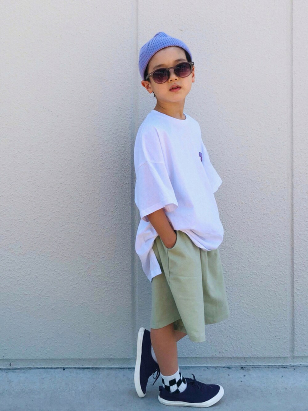「6歳、リネン、グリーン、サングラス、小学生」｜「the_otogibanashi_supplyのアイテム（Tシャツ/カットソー、ホワイト系）」を使った、syun★さん（キッズ・120cm）の夏コーディネートの1枚目の写真