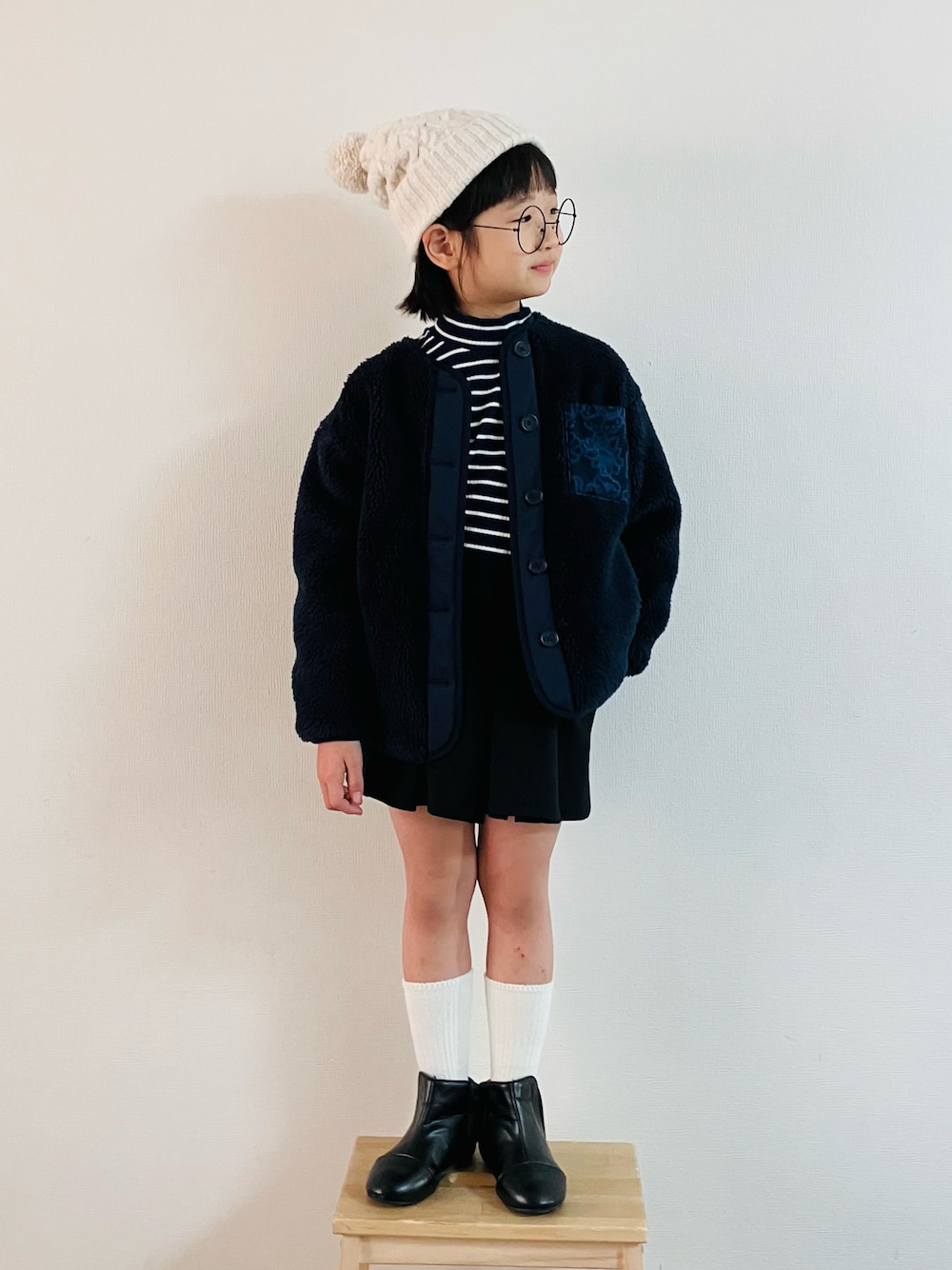 「最近のいい感じコーデ、UNIQLO、タートルネック、ボーダー、ブーツ、フリース、ニット帽、めがね、キッズファッション」｜「UNIQLOのアイテム（ニットキャップ/ビーニー、ホワイト系）」を使った、syun★さん（キッズ・140cm）の冬コーディネートの1枚目の写真