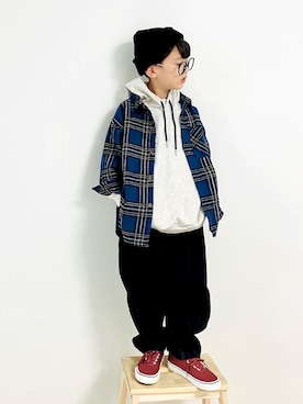 「アイテム（デニムパンツ、ブラック系）」を使った、syun★さん（キッズ・128cm）の秋コーディネート