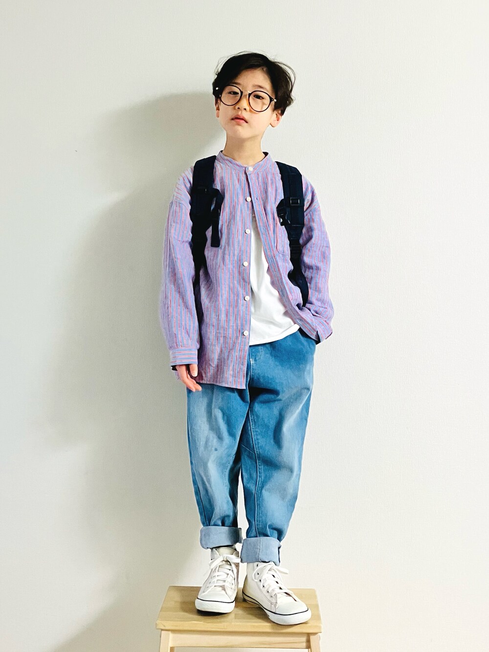 「春服デビュー宣言、春服みてみて、休日スタイル、春服、コンバース、デニム、シャツ、ストライプシャツ、シャツスタイル、ピンク、小学生、リュック、シンプルコーデ」｜「CIAOPANIC TYPYの【追加販売決定！】【KIDS】minepack m（バックパック/リュック、ブルー系）」を使った、syun★さん（キッズ・131cm）の春コーディネートの1枚目の写真