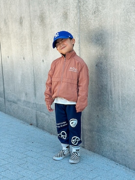 「houseofliliのアイテム（ナイロンジャケット、ピンク系）」を使った、utaさん（キッズ・110cm）の春コーディネート