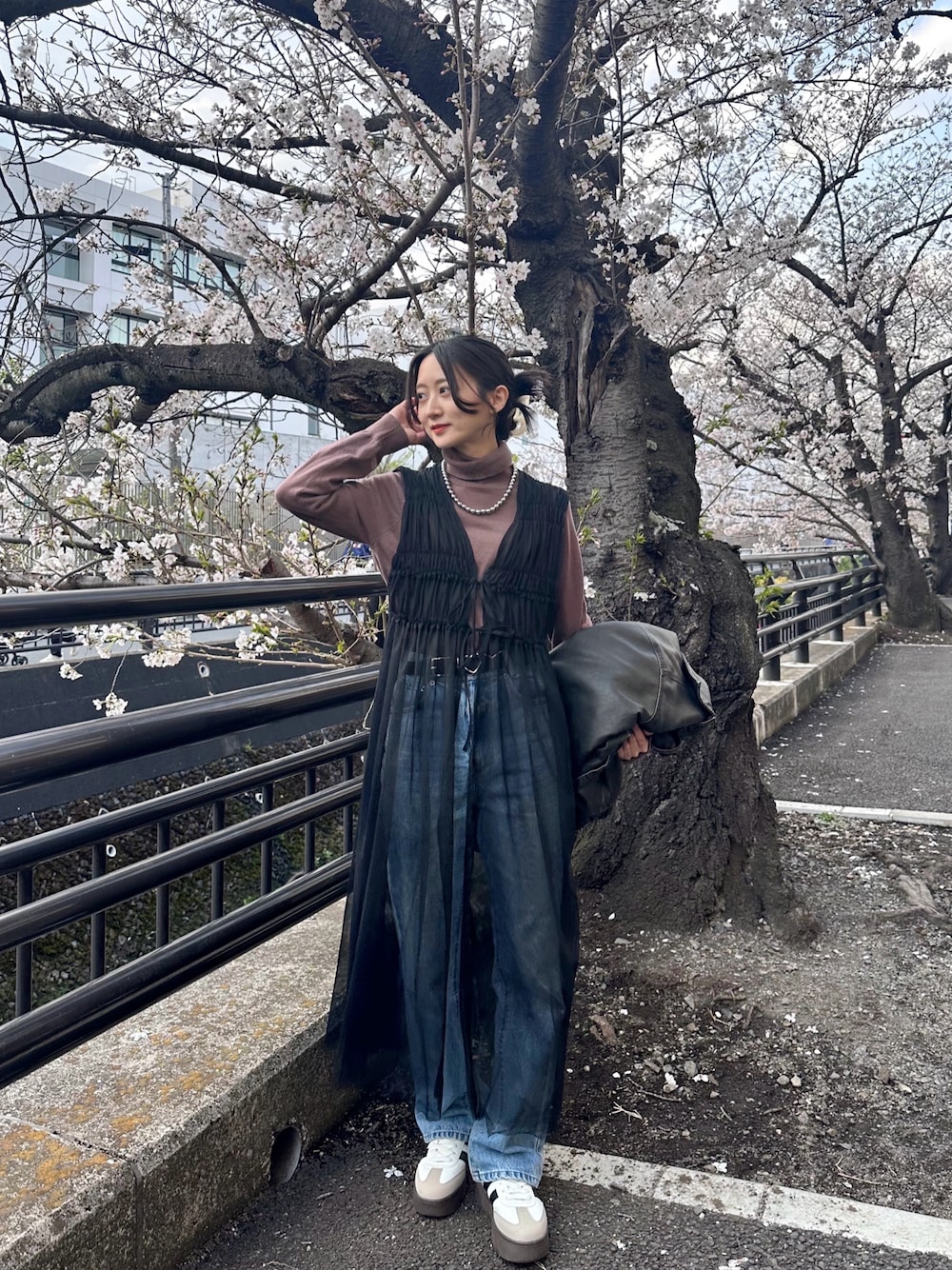 LOWRYS FARM（ローリーズファーム）の「2WAYチュールノースリ