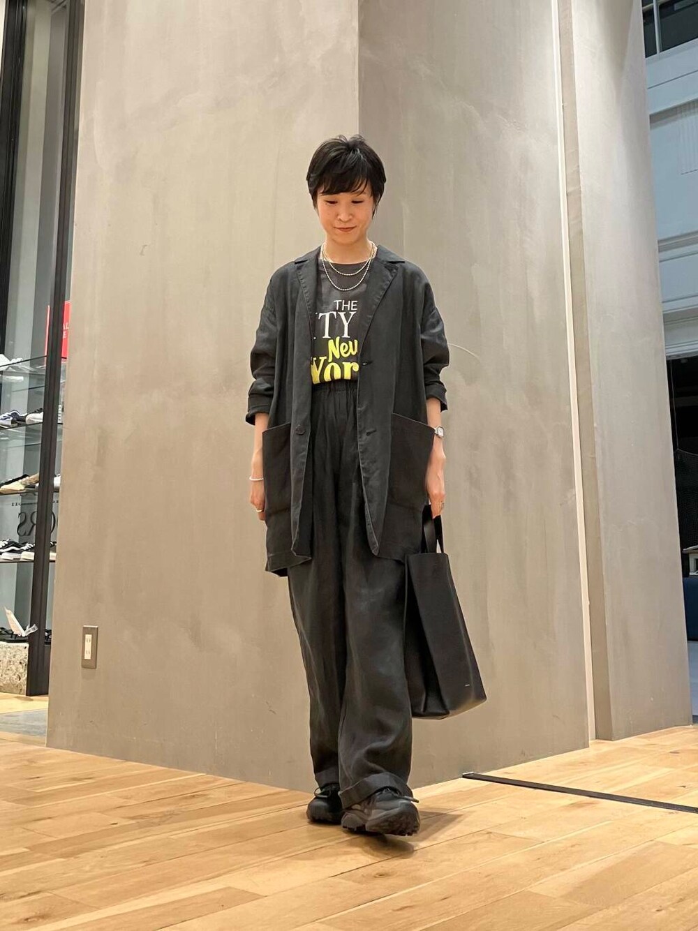 美品☆かぐれ 2024SS リネンイージートラウザー パンツ ベージュ 麻 美品☆かぐれ 2024SS リネンイージートラウザー パンツ ベージュ