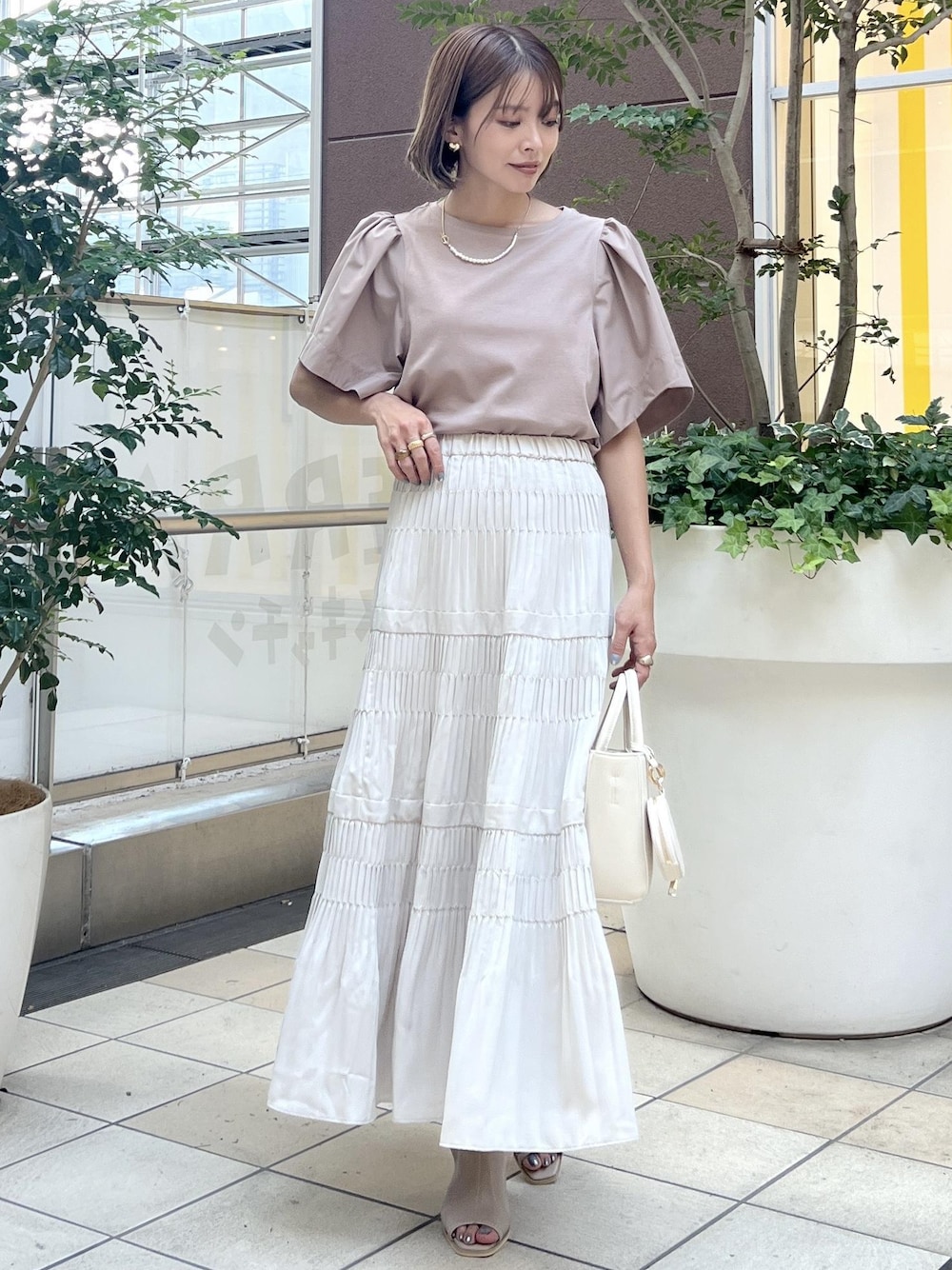 Tシャツ/カットソーを使った「ティアードスカート」の人気ファッション 
