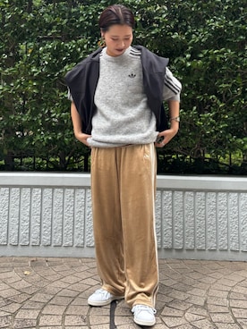 「adidas（アディダス）のスリーストライプス フラッフィー ニット クルー スウェットシャツ / トレーナー / アディダスオリジナルス adidas Originals（スウェット、グレー系）」を使った、SRさん（レディース・155cm）の秋コーディネート