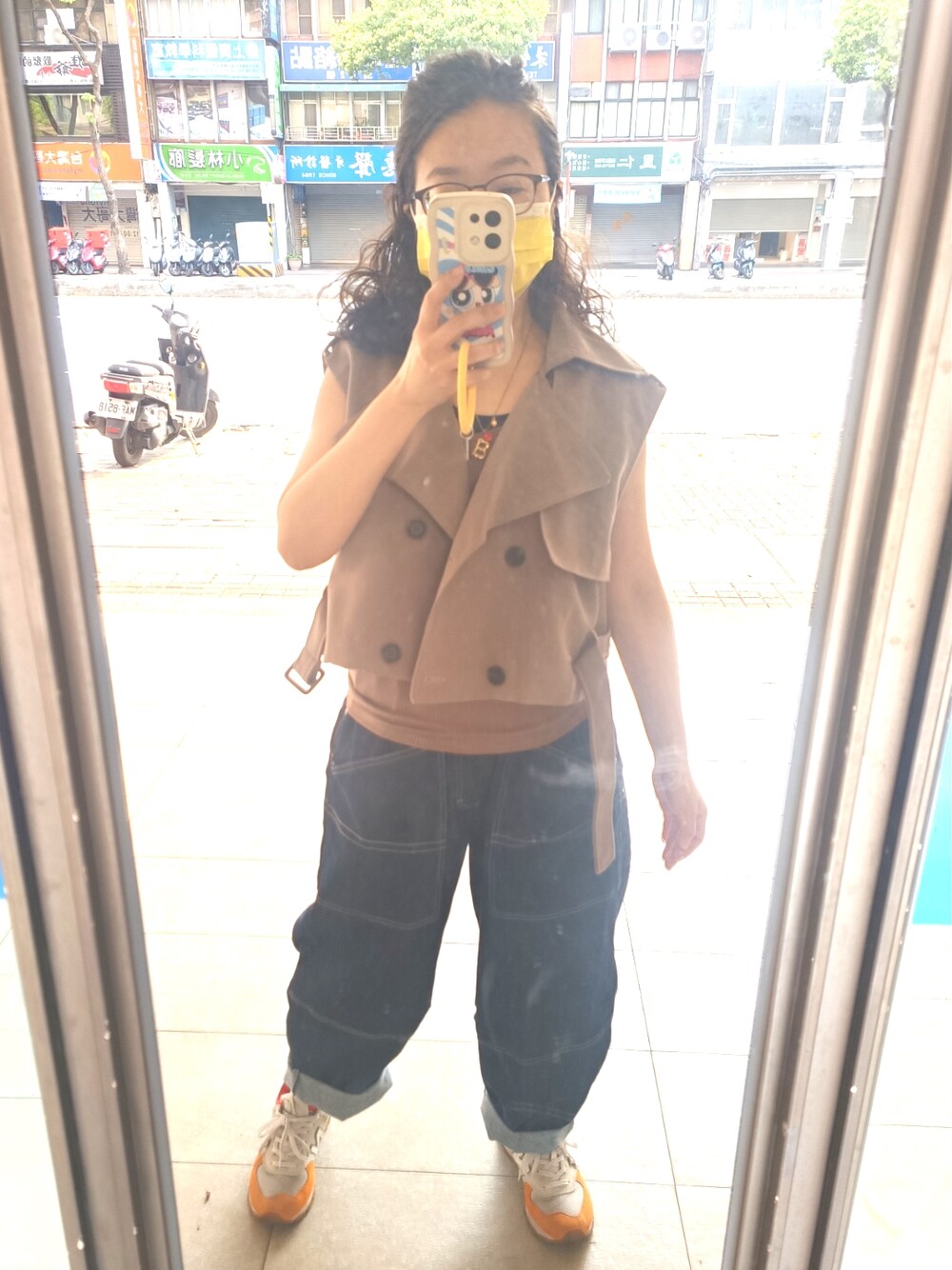 「ootd、148cm、148穿搭、春、春服、可可色、工裝褲、多口袋褲、多口袋」｜「LUNACIONのアイテム（タンクトップ、ブラウン系）」を使った、Becky Linさん（レディース・148cm）の春コーディネートの1枚目の写真