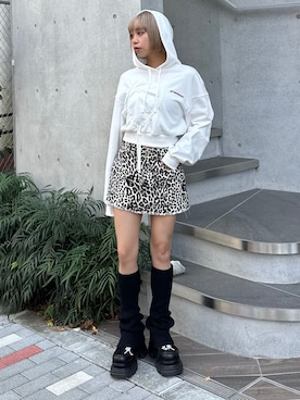 「アイテム（レッグウォーマー）」を使った、小宮山真代さん（レディース・156cm）の秋コーディネート