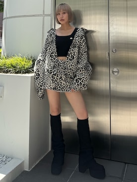 「EMODA（エモダ）のクロスクロップフィットトップ（Tシャツ/カットソー）」を使った、小宮山真代さん（レディース・156cm）の夏コーディネート