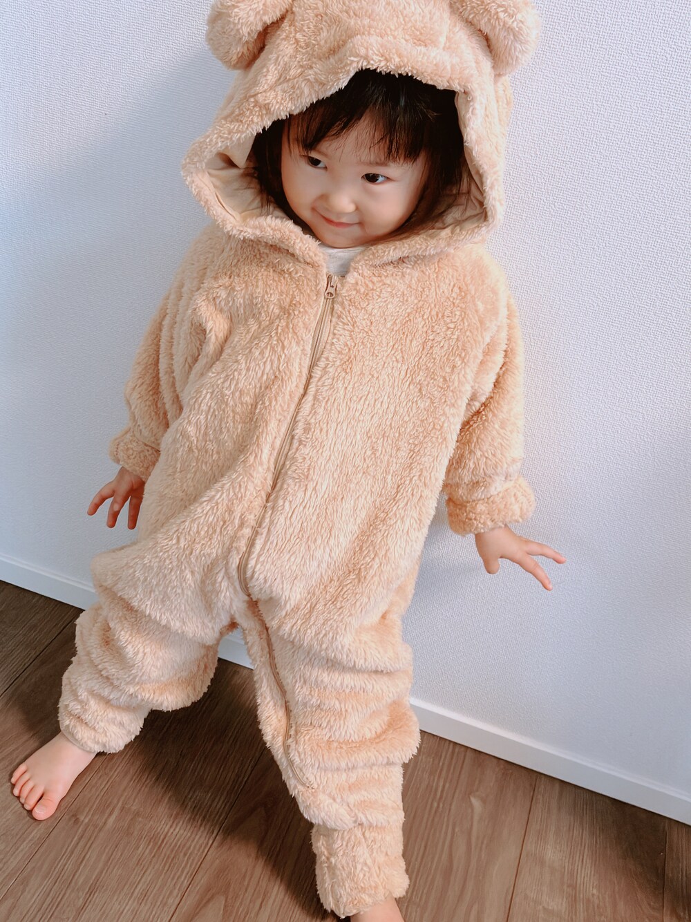 「キッズファッション、秋冬コーデ、キャンプコーデ、キャンプ女子、秋キャンプ、２歳児コーデ、おんなのこコーデ」｜「楽天のアイテム（オールインワン・サロペット、ベージュ系）」を使った、nagiさん（キッズ・90cm）の秋コーディネートの1枚目の写真