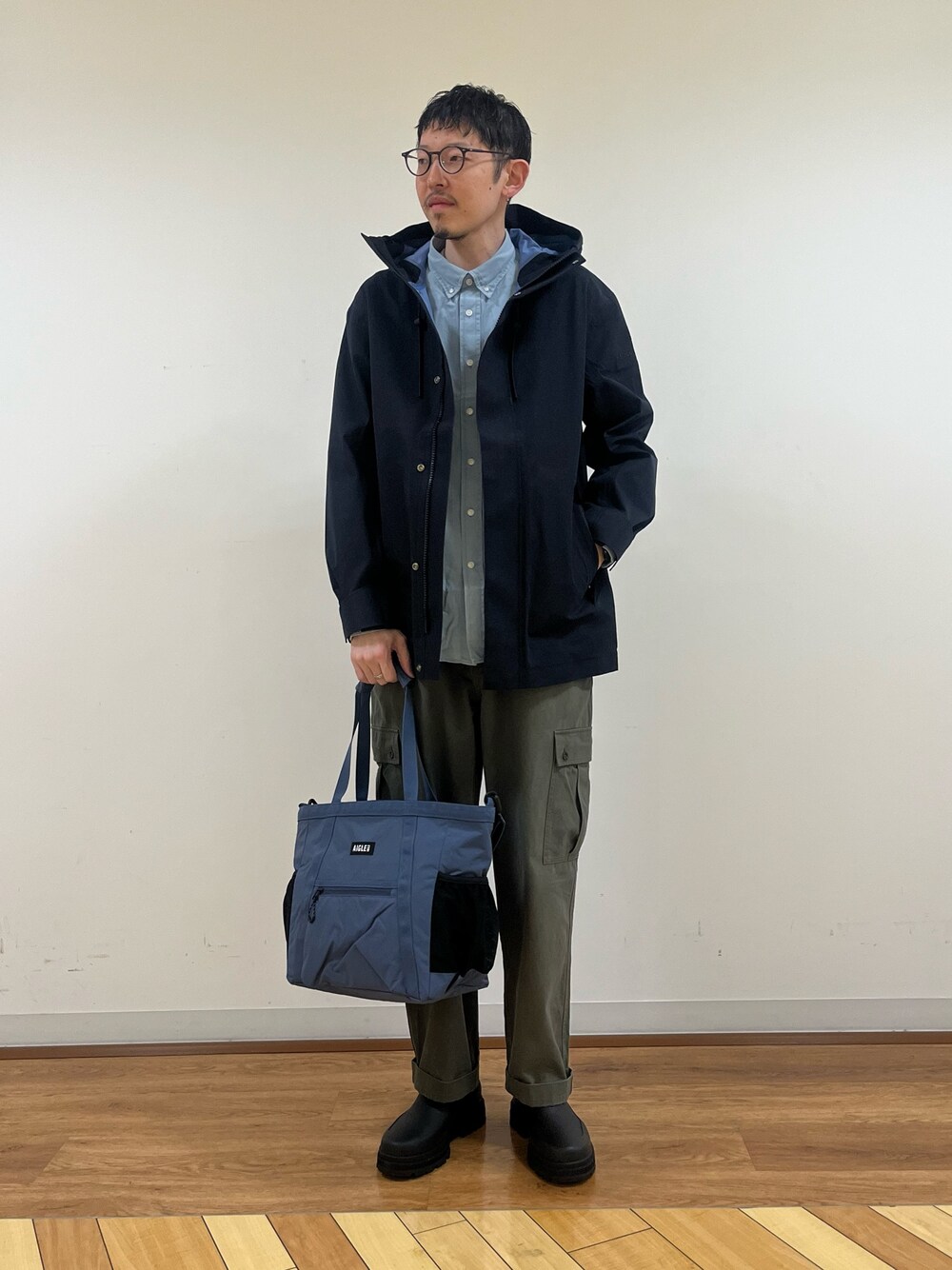 「AIGLEのアイテム（ジャケット/アウター、ブラック系）」を使った、Yoshiさん（メンズ・181cm）の冬コーディネートの1枚目の写真