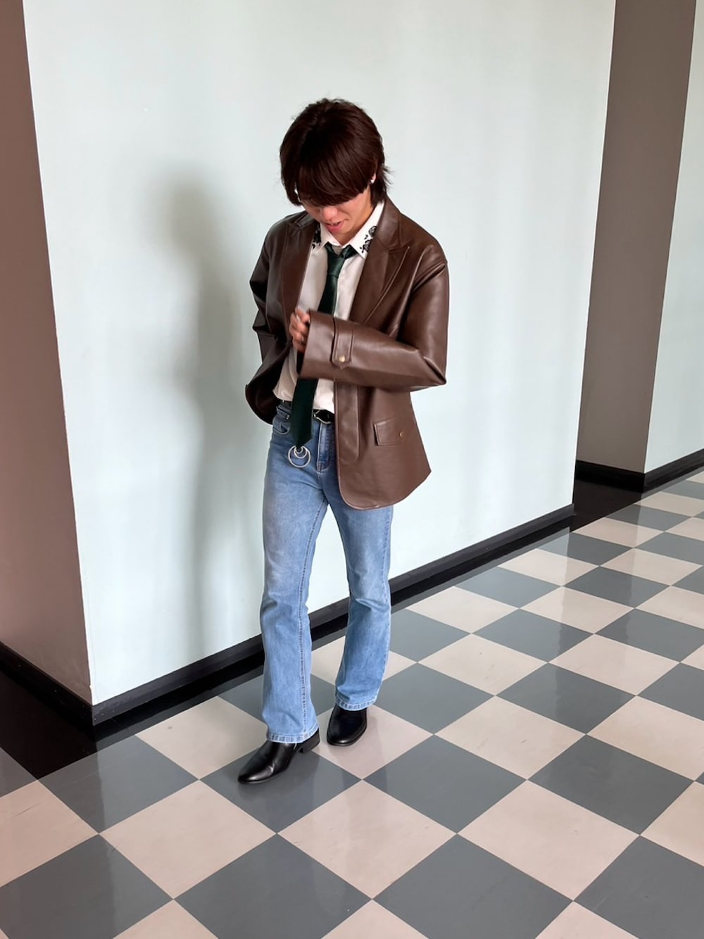 「大人コーデ、春服、お洒落さんとつながりたい、メンズファッション、春アウター、ブーツ、韓国ファッション、タックイン、フレアパンツ」｜「REBALANCEのメンズリング 3点セット【サイズ調整可能】（リング、その他）」を使った、kirimiさん（メンズ・164cm）の春コーディネートの1枚目の写真