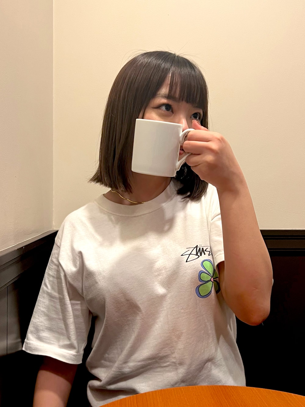 「ラクチンコーデ、おでかけコーデ、おしゃれさんと繋がりたい、白Tシャツ、ボブ、春夏コーデ、stussy、flower、ボブ女子」｜「STUSSYのSmooth Flower Tee（Tシャツ/カットソー、ホワイト系）」を使った、ayumuさん（レディース・155cm）の春コーディネートの1枚目の写真