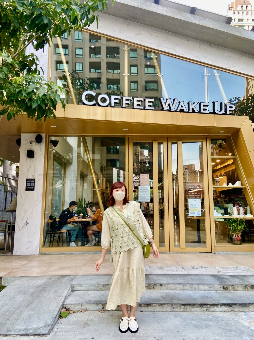 「GUのアイテム（ジャンパースカート、パープル系）」を使った、Maruko さん（レディース・157cm）の春コーディネートの1枚目の写真