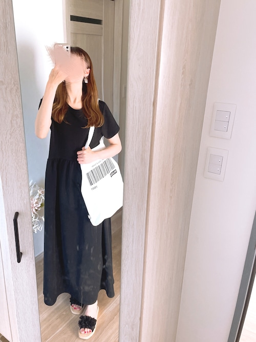 エンボス加工半袖ギャザーフレアーワンピース（ワンピース）｜coca