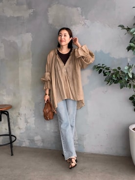 ラミーシアーギャザーブラウスを使った人気ファッション