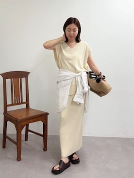 「RIVE DROITE（リヴドロワ）の予約【名品/サイズ展開あり】リネンワイドシャツ（シャツ/ブラウス、ホワイト系）」を使った、RIVE DROITE officialさん（レディース・162cm）の春コーディネート