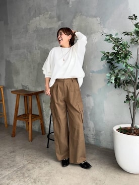 「RIVE DROITE（リヴドロワ）のアイテム（カーゴパンツ）」を使った、RIVE DROITE officialさん（骨格ストレート・レディース・165cm）の秋コーディネート