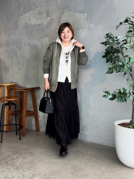 「アイテム（MA-1）」を使った、RIVE DROITE officialさん（レディース・165cm）の秋コーディネート