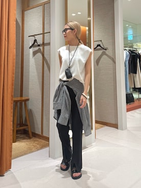 「Whim Gazette（ウィムガゼット）のUVフロントスリットパンツ（その他パンツ、ブラック系）」を使った、nagisaさん（レディース・163cm）の夏コーディネート
