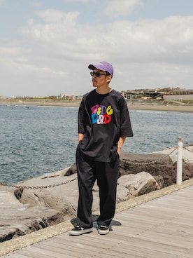 「URBAN RESEARCH（アーバンリサーチ）のWide Dad　GRAPHIC T-SHIRTS WITH HATCH（Tシャツ/カットソー、ブルー系）」を使った、イケコイケさん（メンズ・165cm）の夏コーディネート