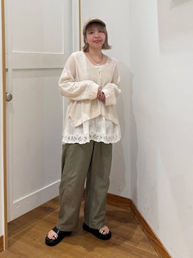 「GLOBAL WORK（グローバルワーク）のGOODチノベイカーパンツ/638528（その他パンツ、グリーン系）」を使った、ミカミさん（レディース）の夏コーディネート