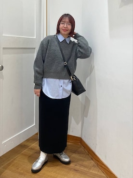 「アイテム（ローファー、シルバー系）」を使った、ミカミさん（レディース・153cm）の秋コーディネート