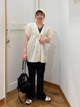 「GLOBAL WORK（グローバルワーク）のフリフリパンチングシュシュ/578727（シュシュ、ホワイト系）」を使った、ミカミさん（レディース）の夏コーディネート