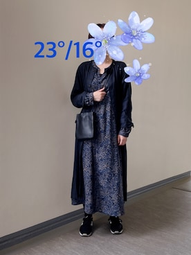 「ワンピース×スニーカー」｜「アイテム（ノーカラーコート）」を使った、chino-chiさん（レディース・156cm）の春コーディネート