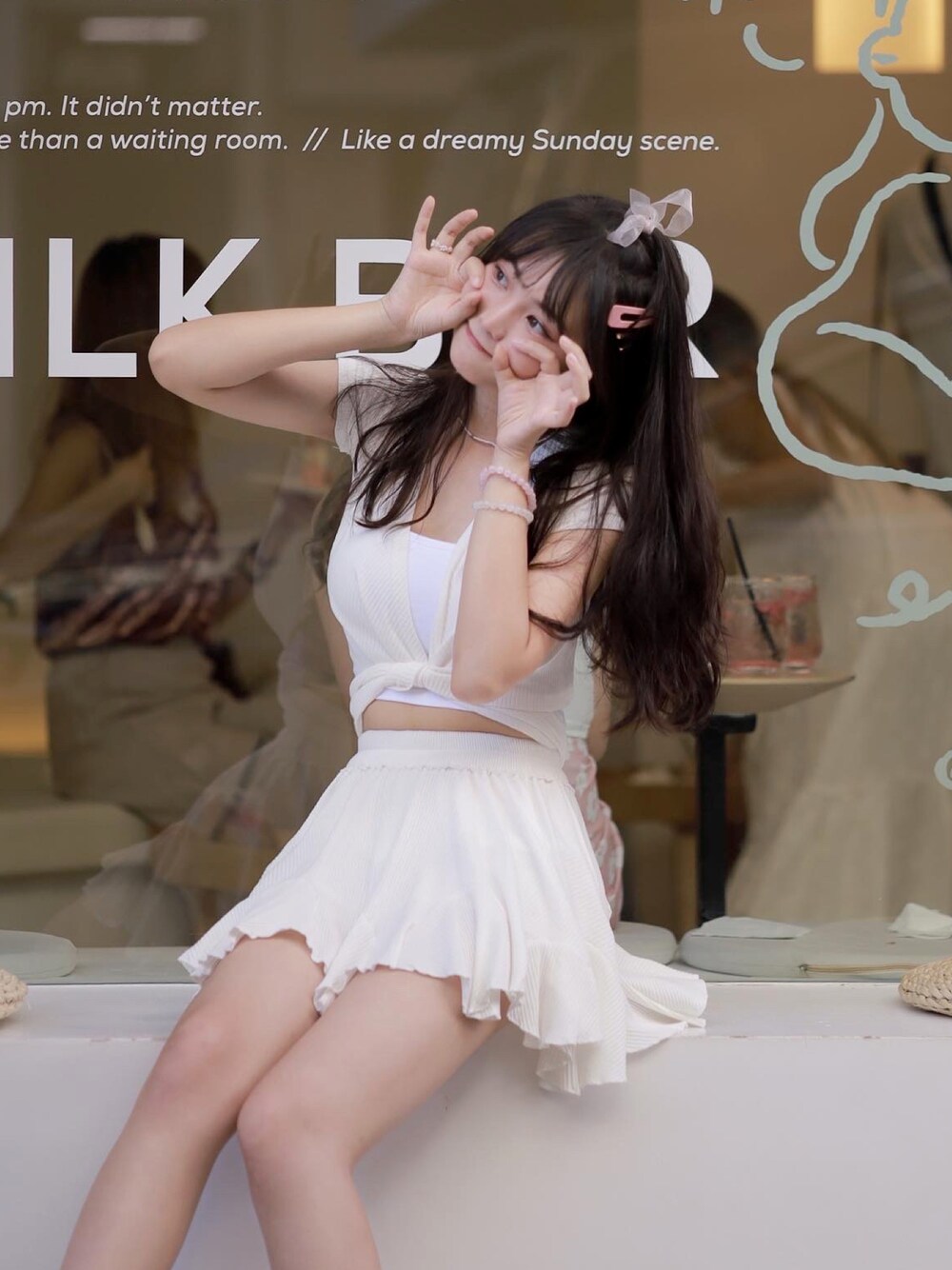 「ootd、韓系、夏、Chuu」｜「chuuのアイテム（スカート、ホワイト系）」を使った、Hᴀ̆̈ᴢ̆̈ᴇ̆̈ʟ̆̈   さん（レディース・166cm）の秋コーディネートの1枚目の写真