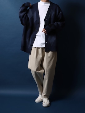 「アイテム（チノパンツ、ホワイト系）」を使った、Rinanさん（メンズ・178cm）の春コーディネート