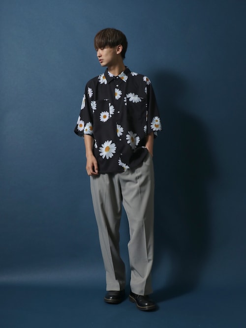 boohoo MAN★オーバーサイズ 半袖 花柄 マスク トップス Tシャツ boohoo MAN☆オーバーサイズ 半袖 フローラル マスク Tシャツ