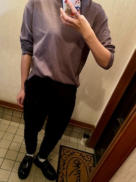 「GU（ジーユー）のアイテム（Tシャツ/カットソー、パープル系）」を使った、tamaさん（158cm）の秋コーディネート