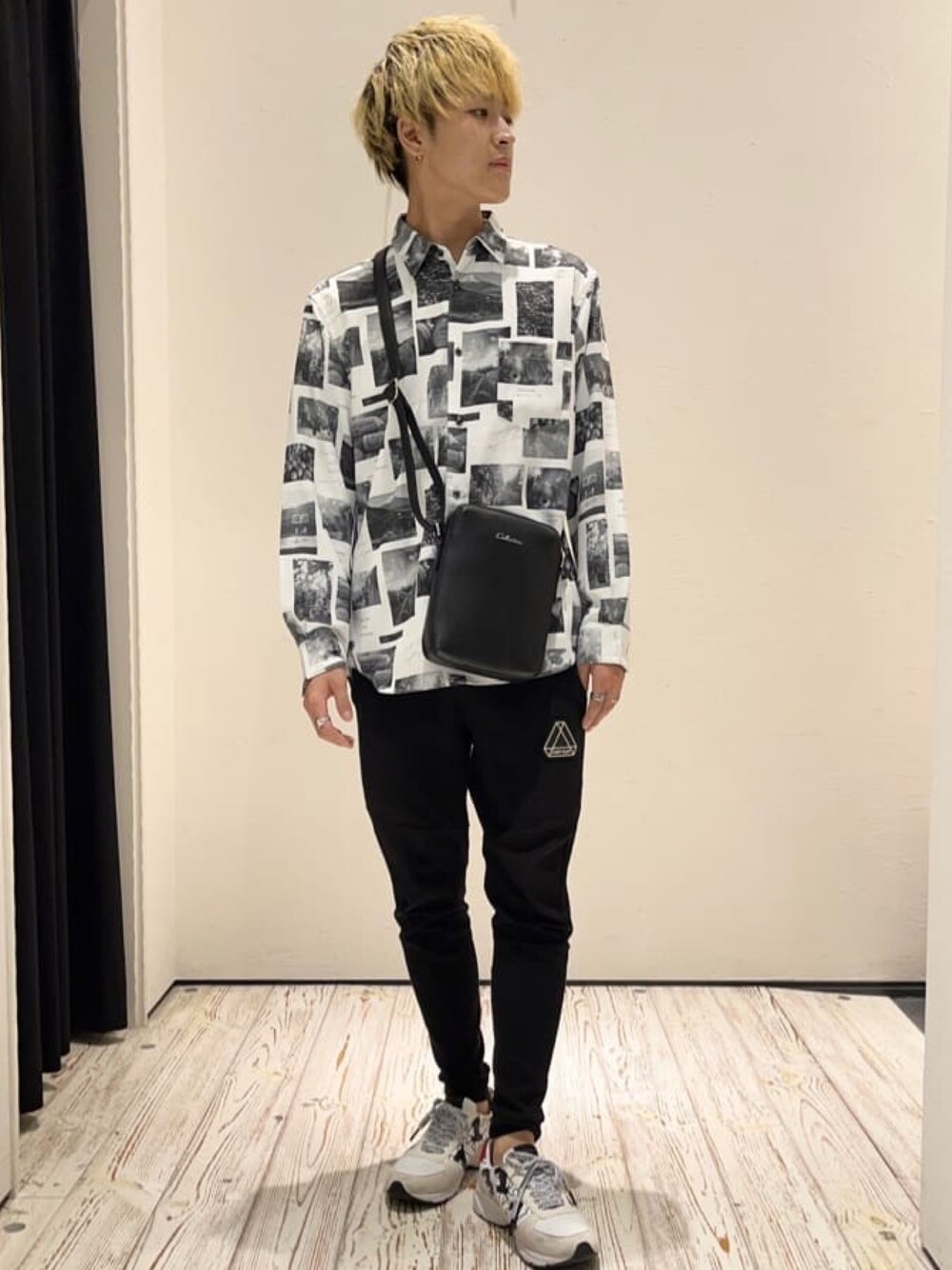 「大人カジュアル、シンプル、休日スタイル、今日のコーデ、ラクチンコーデ、ootd、秋コーデ、ユニオンステーション、ストリートコーデ、シャツスタイル、春夏秋冬、柄シャツ」｜「UNION STATIONのフォトプリント総柄レギュラーカラーシャツ（シャツ/ブラウス、ホワイト系）」を使った、US staffstylingさん（メンズ・168cm）の秋コーディネートの1枚目の写真