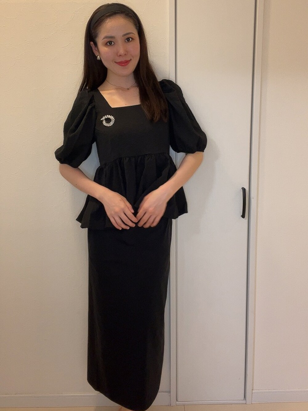 「お出かけコーデ、シンプル、大人かわいい、おしゃれさんと繋がりたい」｜「UNIQLOのアイテム（スカート、ブラック系）」を使った、高野 和さん（レディース・165cm）の春コーディネートの1枚目の写真