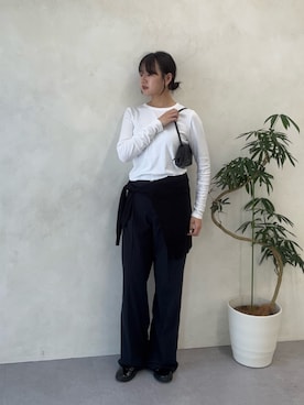 「IACUCCI（イアクッチ）のアバ ウォレットショルダー CERVO（財布、ブラック系）」を使った、ohanaさん（レディース・167cm）の春コーディネート