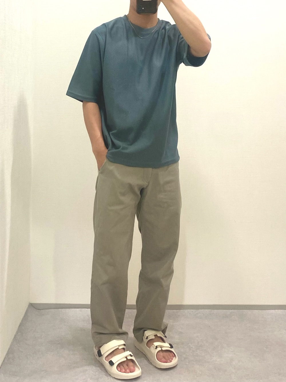 「メンズ、レギュラー、スタッフ、休日スタイル、サンダル、きれいめカジュアル、シンプルスタイル、低身長、Tシャツ、ブルー、メンズファッション」｜「nissenのメッシュジャガード５分袖クルーネックＴシャツ（Tシャツ/カットソー、ブルー系）」を使った、くまさん（低身長🚹）さん（メンズ・165cm）の夏コーディネートの1枚目の写真
