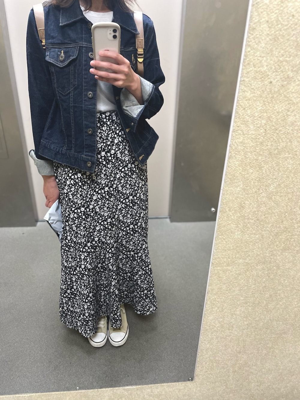 「春コーデ、プチプラ、プチプラコーデ、スニーカーコーデ、骨格ウェーブ、ごきげんウィーク」｜「UNIQLOのアイテム（デニムジャケット、ブルー系）」を使った、くまsanさん（レディース・158cm）の春コーディネートの1枚目の写真