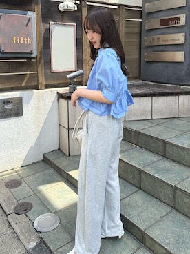「Another Branch olive des olive(アナザーブランチオリーブデオリーブ)の【ANOTHER BRANCH】フリルヘムブラウス(シャツ/ブラウス、ブルー系)」を使った、ちぴさん(レディース・158cm)の春コーディネート