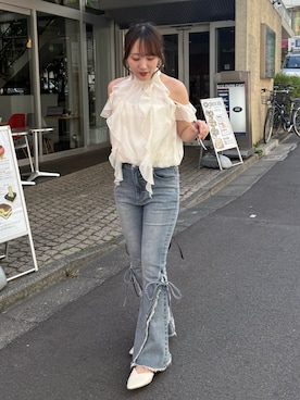 「continuer de NICE CLAUP(コンティニューデナイスクラップ)のラッフルフリル肩開きブラウス(シャツ/ブラウス、ホワイト系)」を使った、ちぴさん(レディース・158cm)の夏コーディネート