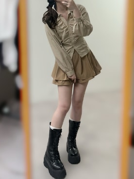 「continuer de NICE CLAUP（コンティニューデナイスクラップ）の胸ギャザーレースアップ長袖ブラウス（シャツ/ブラウス、イエロー系）」を使った、ちぴさん（レディース・158cm）の夏コーディネート