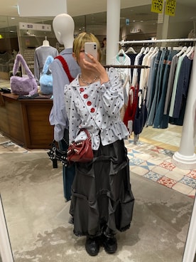 「HELLO.SANFRANCISCO（ハローサンフランシスコ）のアイテム」を使った、小笠原聖梨那さん（レディース・160cm）の秋コーディネート