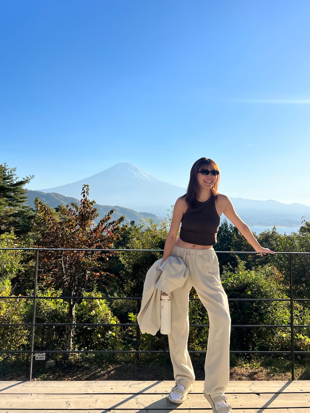 「キャンプ、フリース、ゆるコーデ、ttt-msw、TW」｜「TWのアイテム（タンクトップ、ブラウン系）」を使った、shihoiwazakiさん（レディース・171cm）の冬コーディネートの1枚目の写真