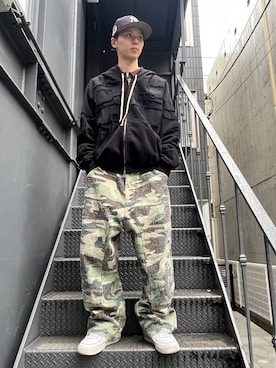 「DANKE SCHON（ダンケシェーン）のアイテム（パーカー）」を使った、YUITOさん（メンズ・170cm）の冬コーディネート
